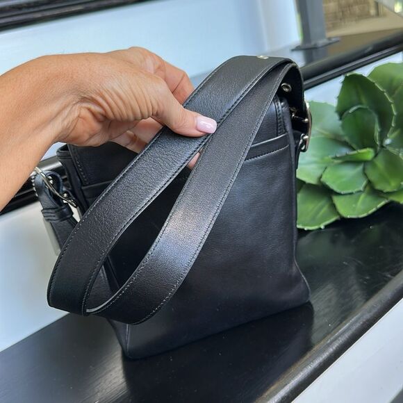 Coach genuine Leather Legacy Studio Flap Bag
Crossbody Shoulder Bag 9335 new - Picture 4 of 14